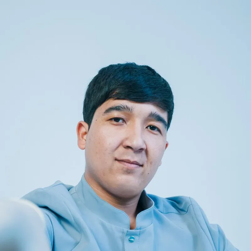 Retrato del Dr. Marc Oliveras Puig, ortodoncista de la clínica